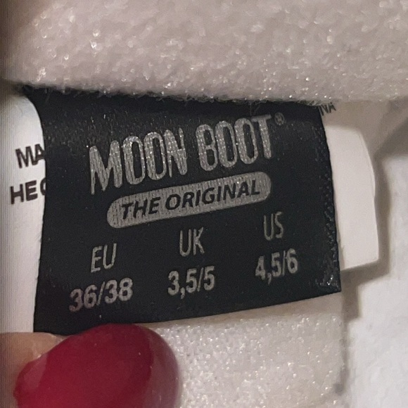 Moon Boot Black and White Winter Boots - Picture 13 of 13